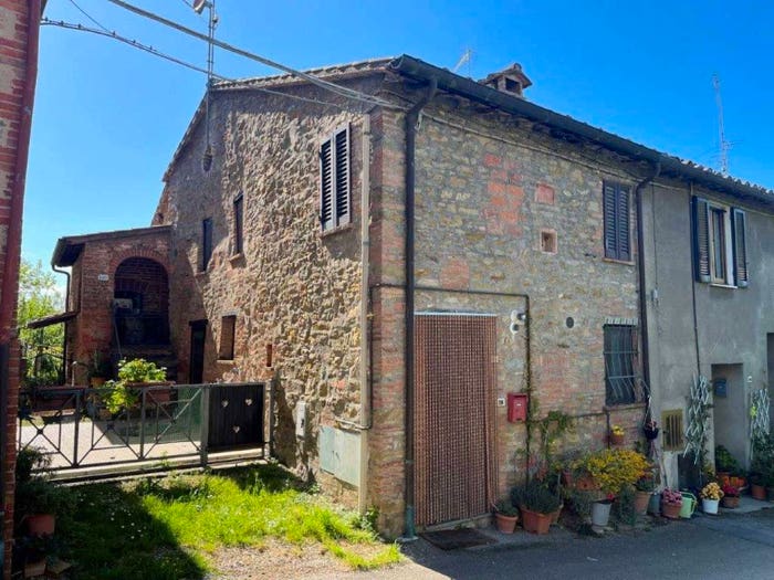 Casa quadrilocale in vendita in Via Colgiordano Vecchio, Panicale