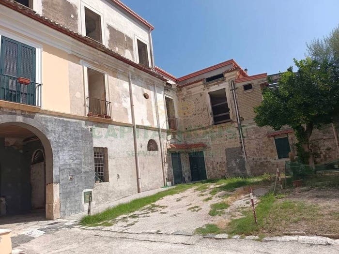 Casa con 6 locali in vendita in Via Gerusalemme, San Leucio Briano, Caserta