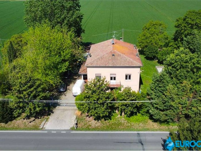 Casa con 6 locali in vendita in Via Pozzi, Fabbrico