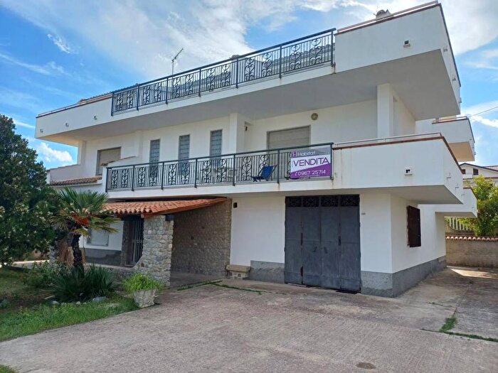 Casa con 6 locali in vendita in Via Nazionale, Guardavalle Marina, Guardavalle