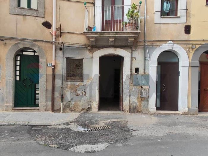 Appartamento trilocale in vendita in VIA D'ANTONA, Centro, Caltagirone