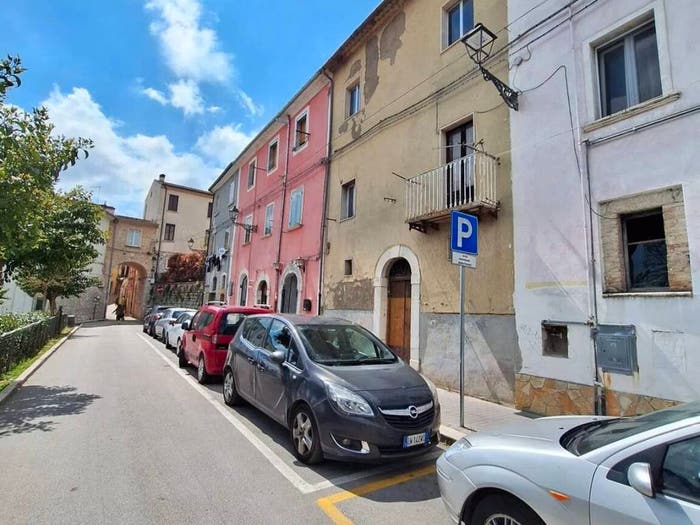 Casa con 6 locali in vendita in Viale Del Castello, Centro Storico, Campobasso