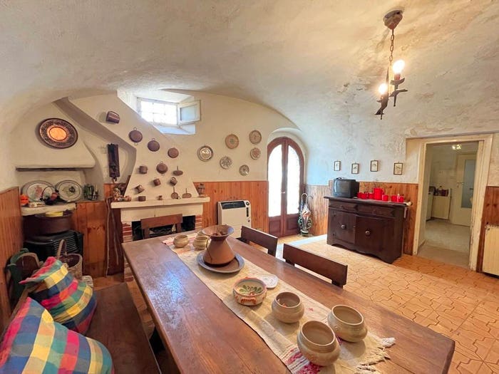 Casa con 5 locali in vendita in Strada Maggiore, Centro, Alvito