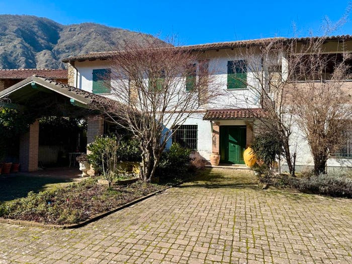 Casa con 6 locali in vendita in Via Umberto I, Centro, Rocchetta Ligure