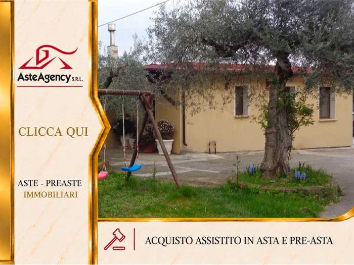 Casa con 6 locali in vendita in Contrada Collefreddo, Loreto Aprutino