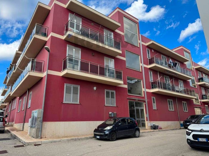 Appartamento con 6 locali in vendita in Via Lipari Tre Colli, Centro, Pachino