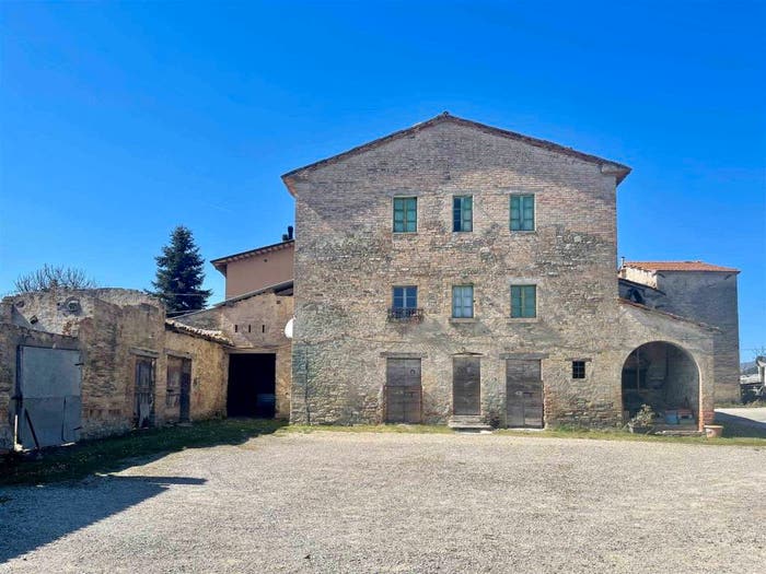 Casa con 6 locali in vendita in Città di Castello