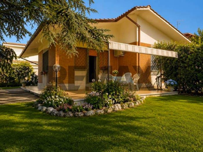 Casa con 5 locali in vendita in via adige, Tor San Lorenzo Nuova California, Ardea