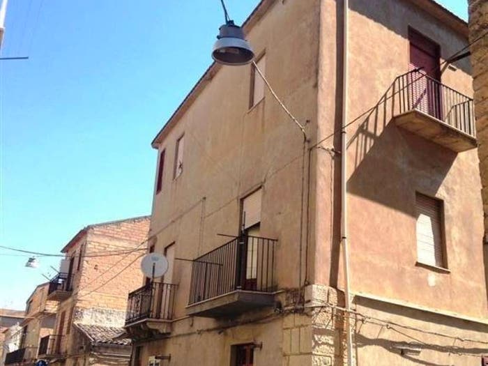 Casa con 6 locali in vendita in Campobello di Licata