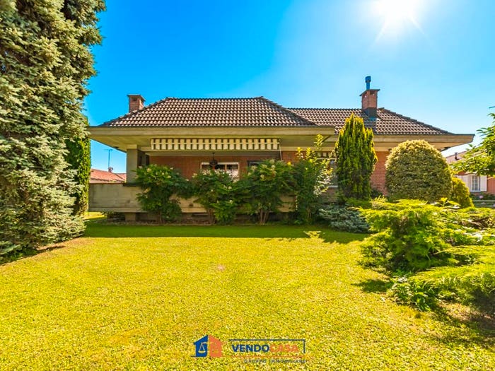 Casa con 6 locali in vendita in Corso Giacomo Matteotti, Centro, Savigliano
