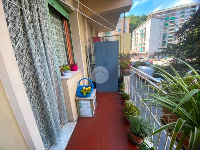 Appartamento trilocale in vendita in Via delle Ginestre, Staglieno, Genova