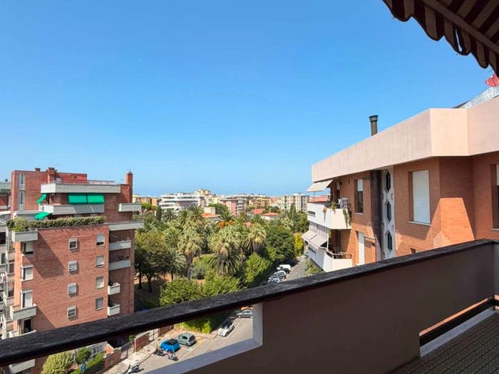 Appartamento quadrilocale in vendita in Viale Cassa di Risparmio, Calzabigi, Livorno