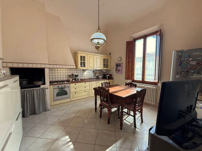 Casa con 6 locali in vendita in Via Milazzo, Marina di Pisa, Pisa