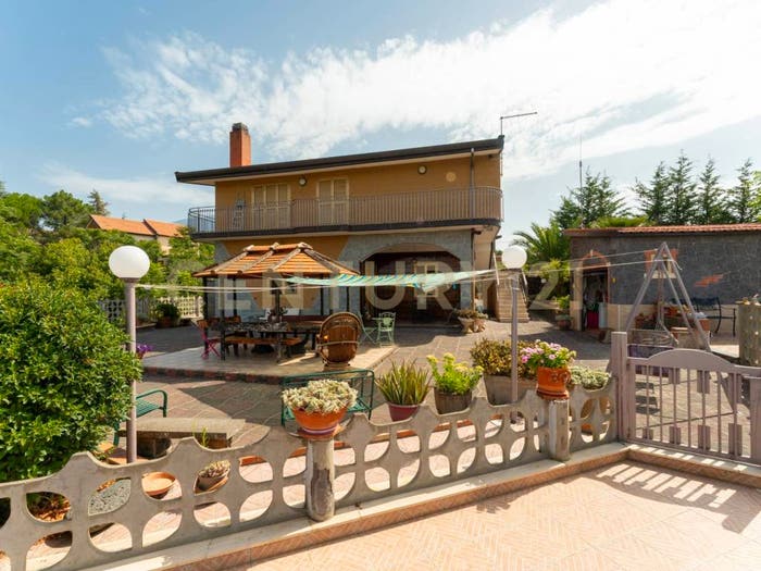 Casa con 6 locali in vendita in Strada Provinciale, Biancavilla