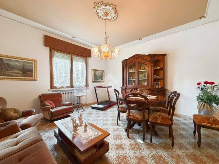 Casa con 6 locali in vendita in Via Trieste, Centro, Oppeano