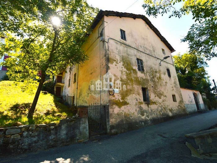 Casa con 6 locali in vendita in Via Enzo Migliore, Brosso