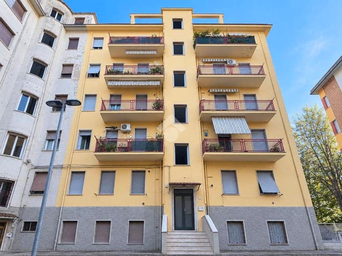 Appartamento quadrilocale in vendita in Via Capodistria, Piano, Ancona