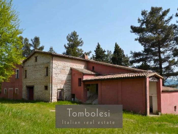 Casa con 6 locali in vendita in Località Barbanti, Pergola