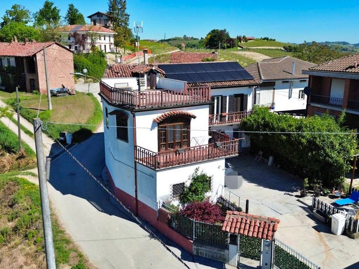 Casa con 6 locali in vendita in Frazione San Vincenzo, Monteu Roero