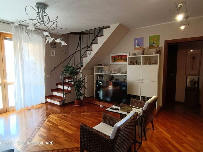 Appartamento con 5 locali in vendita in Via Mincio, Piediripa, Macerata