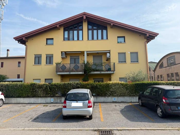 Appartamento trilocale in vendita in Via Alessandro Volta, Centro, Montichiari
