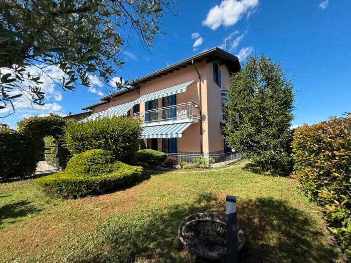 Casa con 6 locali in vendita in Via Monte Resegone, Centro, Novedrate