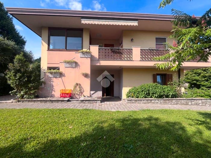 Casa con 6 locali in vendita in Via mioni, Fanna