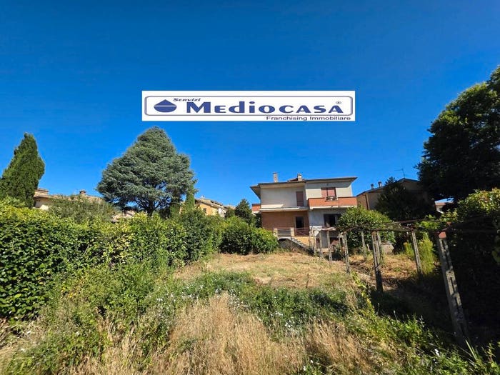 Appartamento quadrilocale in vendita in Via Tevere, Centro, Lariano