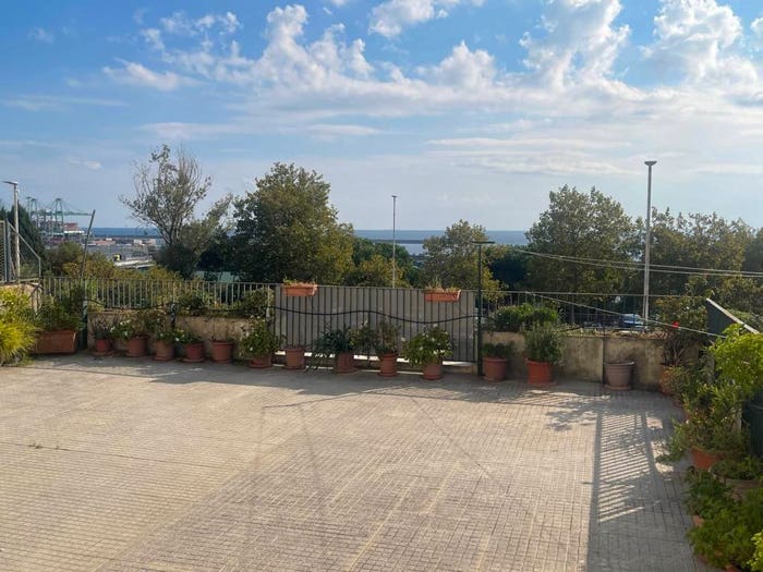 Appartamento quadrilocale in vendita in Via Cravasco, Pra', Genova