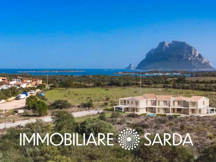 Casa quadrilocale in vendita in Porto San Paolo, Loiri Porto San Paolo