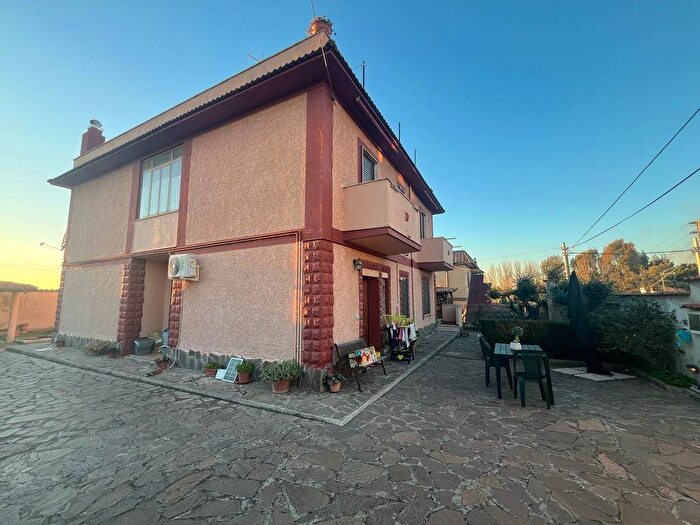 Casa con 6 locali in vendita in Via Mar Rosso, Torvaianica Alta, Pomezia