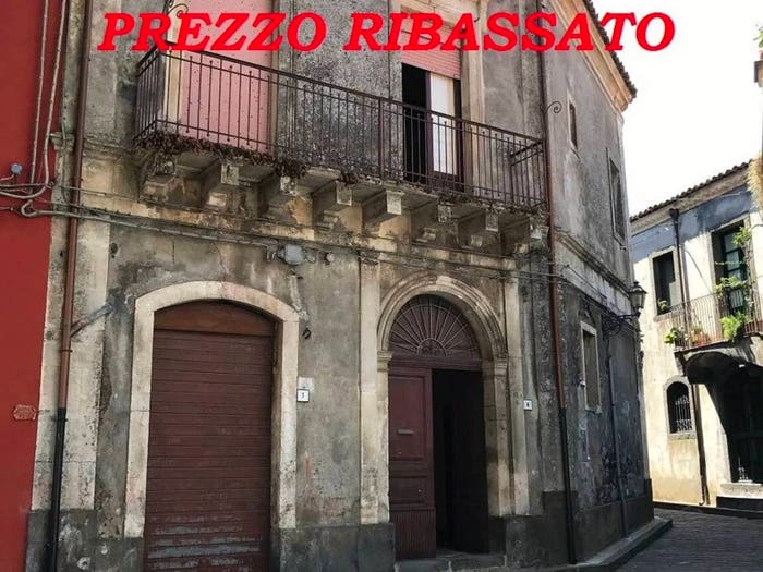 Casa con 6 locali in vendita in Via Roma, Linguaglossa