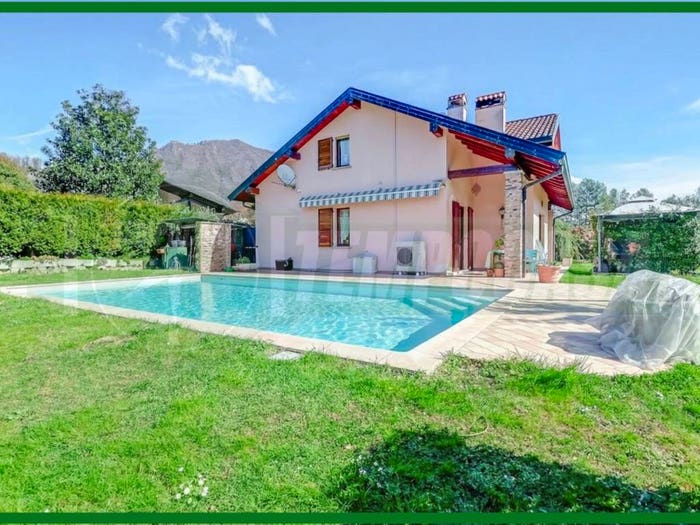Casa quadrilocale in vendita in Vicolo Don E Redaelli, LavenoMombello