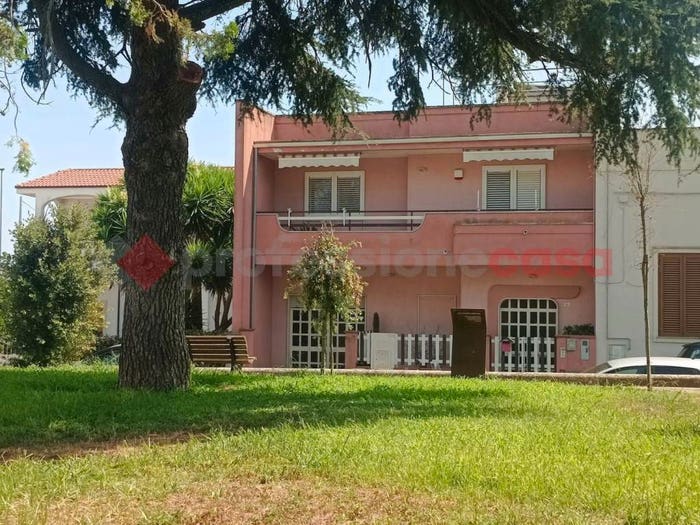 Appartamento con 5 locali in vendita in corso margherita, Serrano, Carpignano Salentino