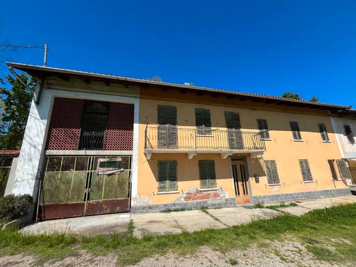 Casa con 6 locali in vendita in Frazione Simonetti, Roatto