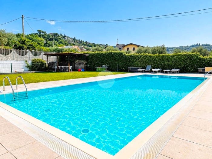 Appartamento trilocale in vendita in Via Vittorio Monese, Garda