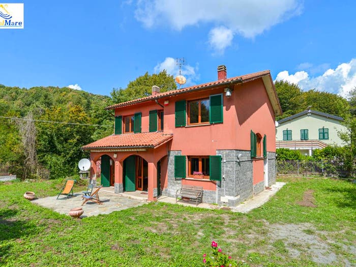 Casa con 6 locali in vendita in Frazione Santa Giustina, Stella