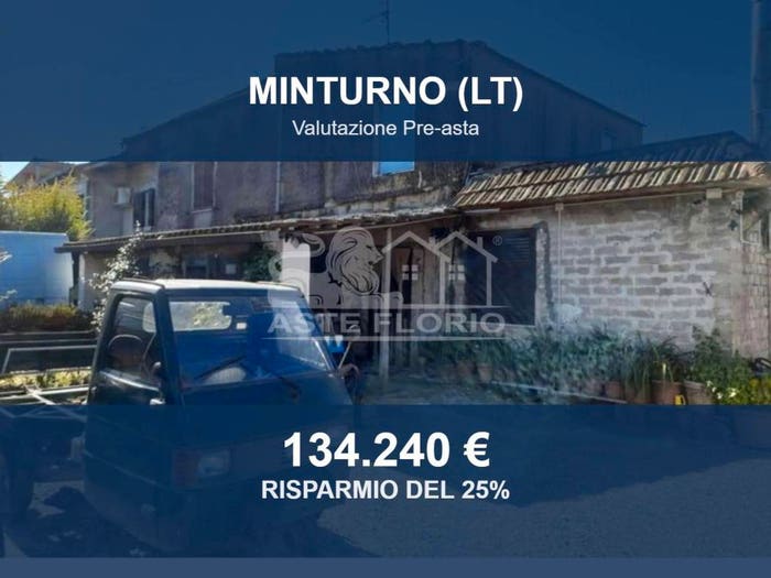 Casa trilocale in vendita in Via Appia, Centro, Minturno