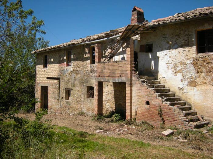 Casa con 6 locali in vendita in Via Colcimino, Bevagna