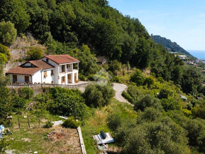 Casa con 6 locali in vendita in Località nofea, Vallecrosia