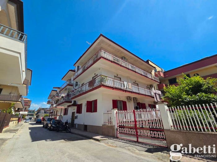Appartamento quadrilocale in vendita in TRAVERSA FIRENZE, Castello di Cisterna