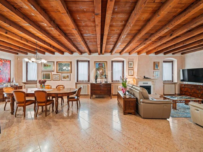 Casa con 6 locali in vendita in Via Osan, Centro, Fumane