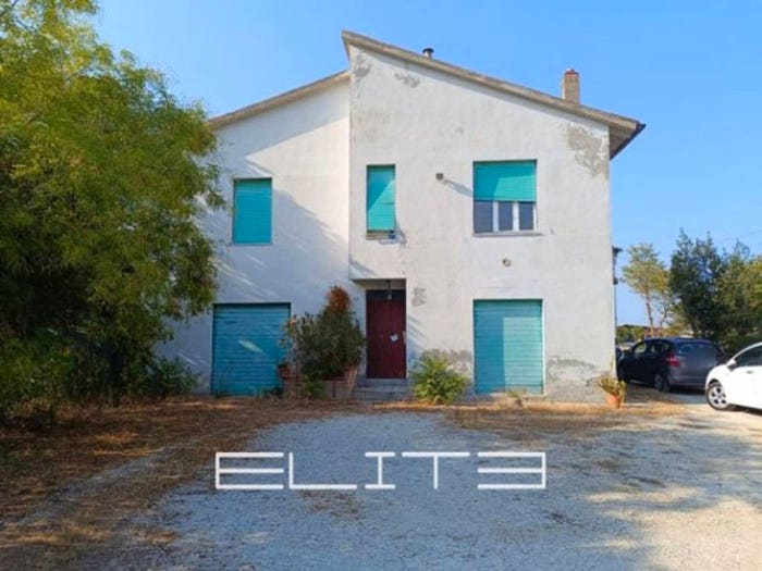 Casa con 5 locali in vendita in Centro, Agugliano