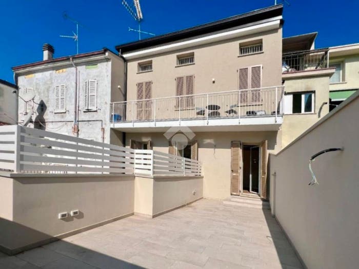 Appartamento trilocale in vendita in Via carlo pisacane, Centro, Guastalla