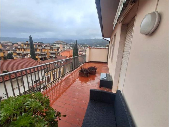 Appartamento con 6 locali in vendita in Viale Egisto Simoncini, MontecatiniTerme
