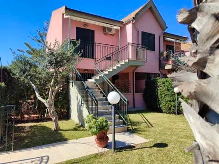 Casa trilocale in vendita in Viale Himera, Campofelice di Roccella