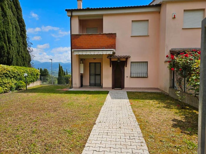 Casa con 5 locali in vendita in Via dei Monti, Torrita Tiberina