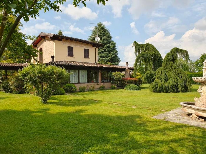 Casa con 6 locali in vendita in Strada del Molinazzo, Lusurasco, Alseno