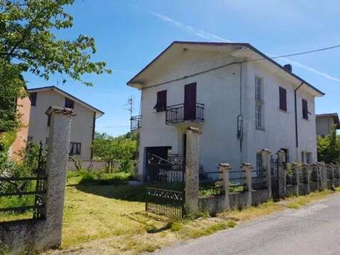 Casa con 6 locali in vendita in Strada Comunale Tortona Garbagna, Avolasca