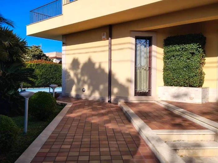 Casa quadrilocale in vendita in Via Giuseppe Motta, Centro, Avola